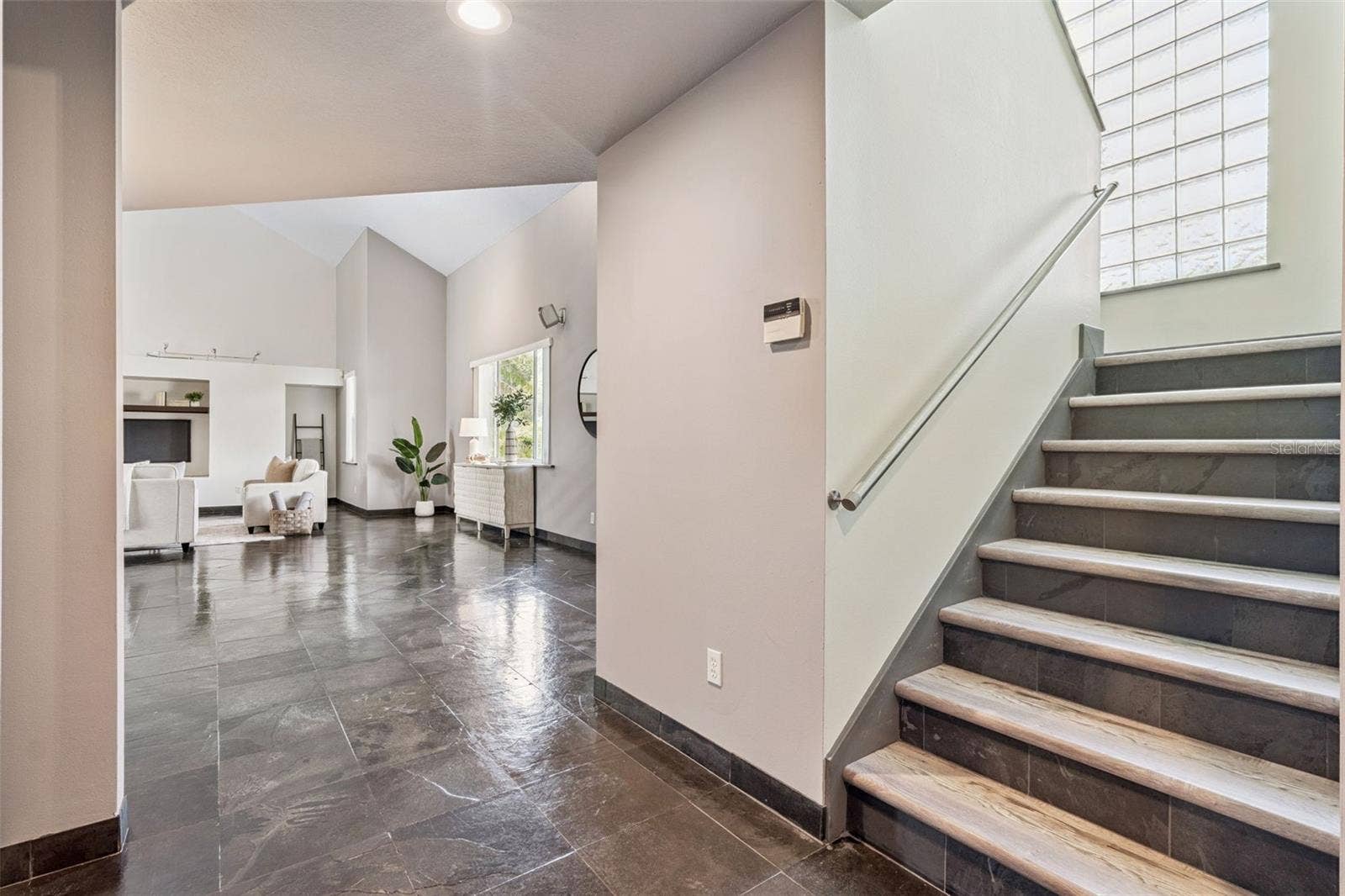 9642 BEAR LAKE ROAD, Apopka, FL 32703 Wait until you see upstairs!