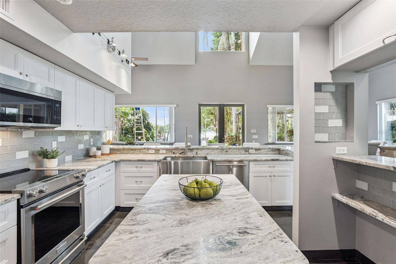 9642 BEAR LAKE ROAD, Apopka, FL 32703 Kitchen Island