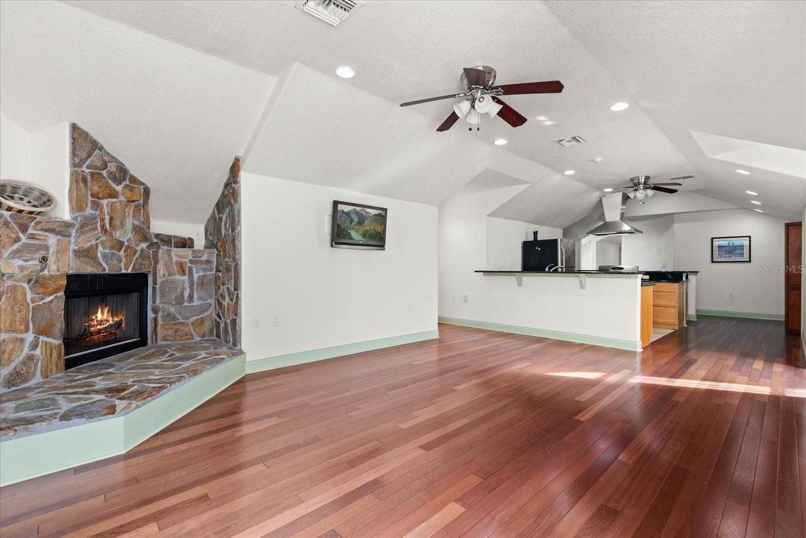 1501 LAKE MARKHAM ROAD, Sanford, FL 32771 1501 LAKE MARKHAM ROAD, Sanford, FL 32771