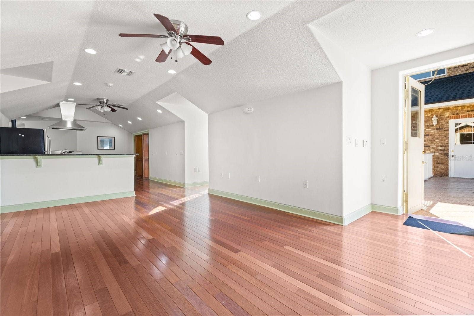 1501 LAKE MARKHAM ROAD, Sanford, FL 32771 1501 LAKE MARKHAM ROAD, Sanford, FL 32771