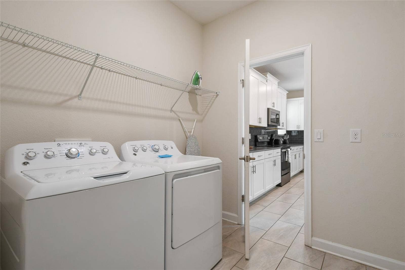 8942 CABOT CLIFFS DRIVE, Davenport, FL 33896 8942 CABOT CLIFFS DRIVE, Davenport, FL 33896