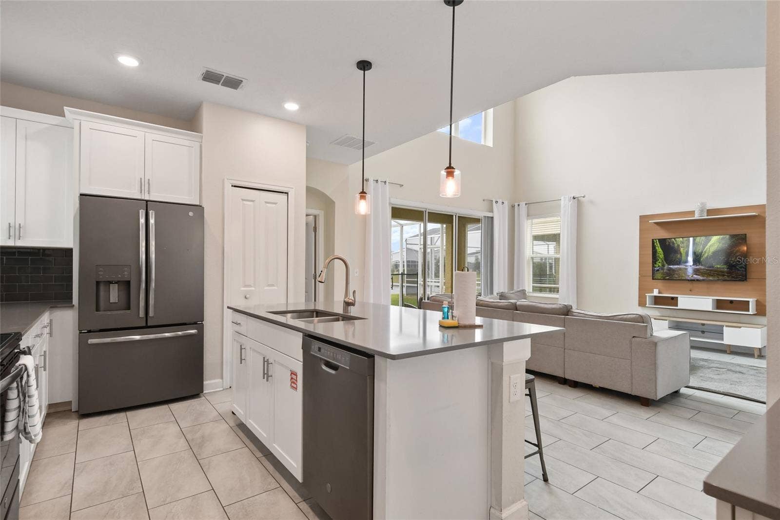 8942 CABOT CLIFFS DRIVE, Davenport, FL 33896 8942 CABOT CLIFFS DRIVE, Davenport, FL 33896