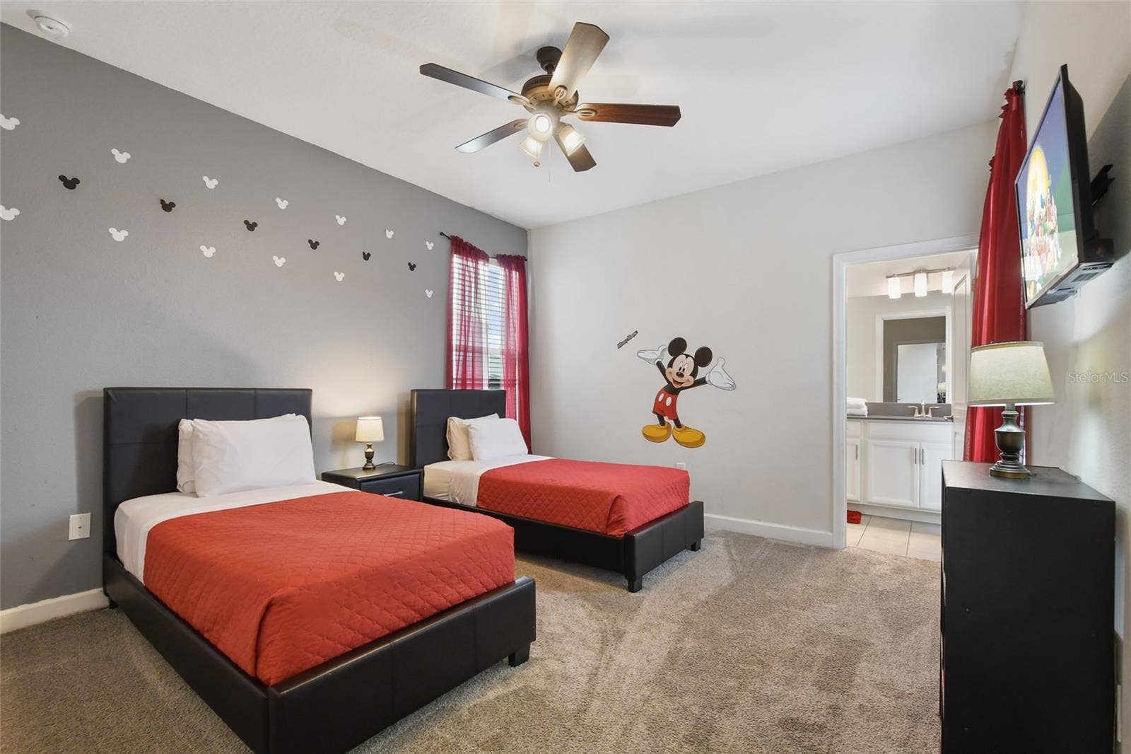 8942 CABOT CLIFFS DRIVE, Davenport, FL 33896 8942 CABOT CLIFFS DRIVE, Davenport, FL 33896