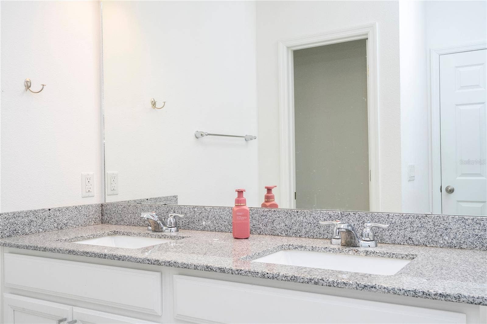 8225 BRYCE CANYON AVENUE, Windermere, FL 34786 8225 BRYCE CANYON AVENUE, Windermere, FL 34786