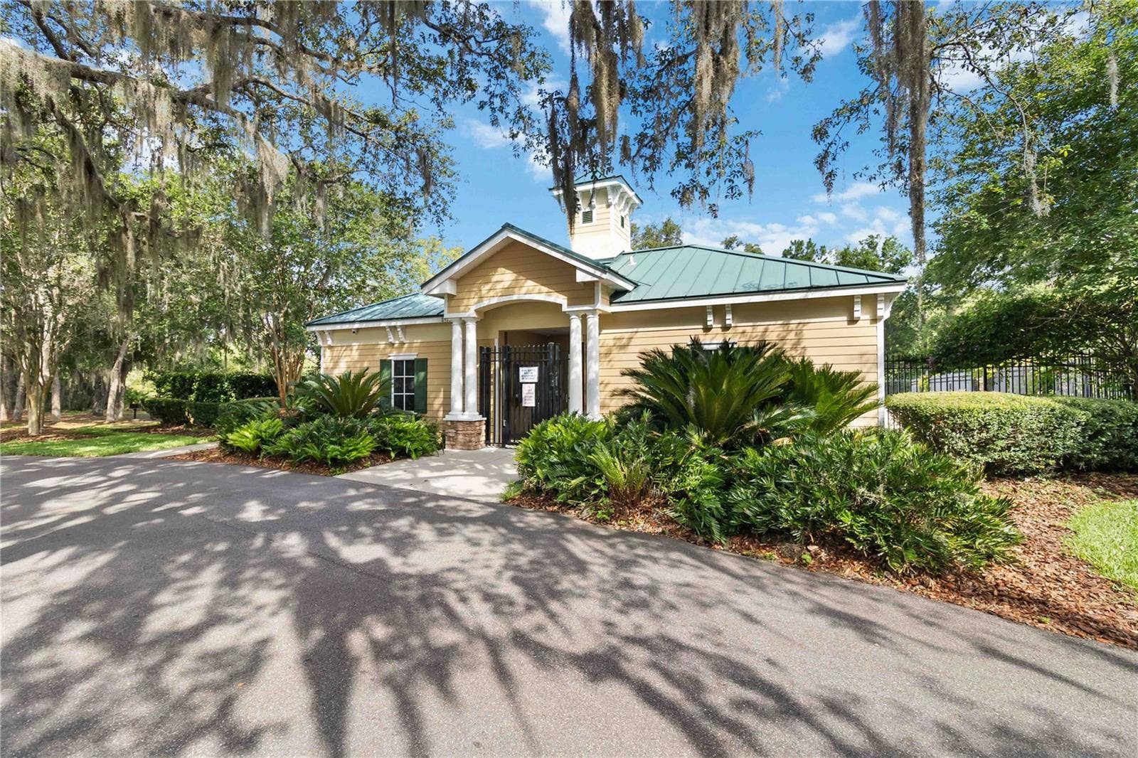 13519 BICTON LANE, Windermere, FL 34786 Community Pool Entrance