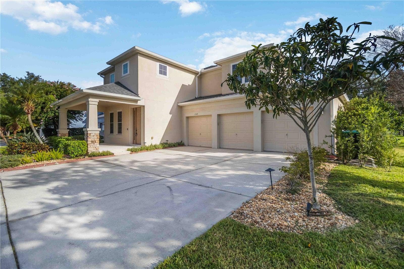 13519 BICTON LANE, Windermere, FL 34786 Right Side of the House