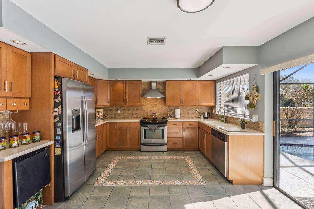 8215 ROLLA COURT, Orlando, FL 32836 Updated kitchen