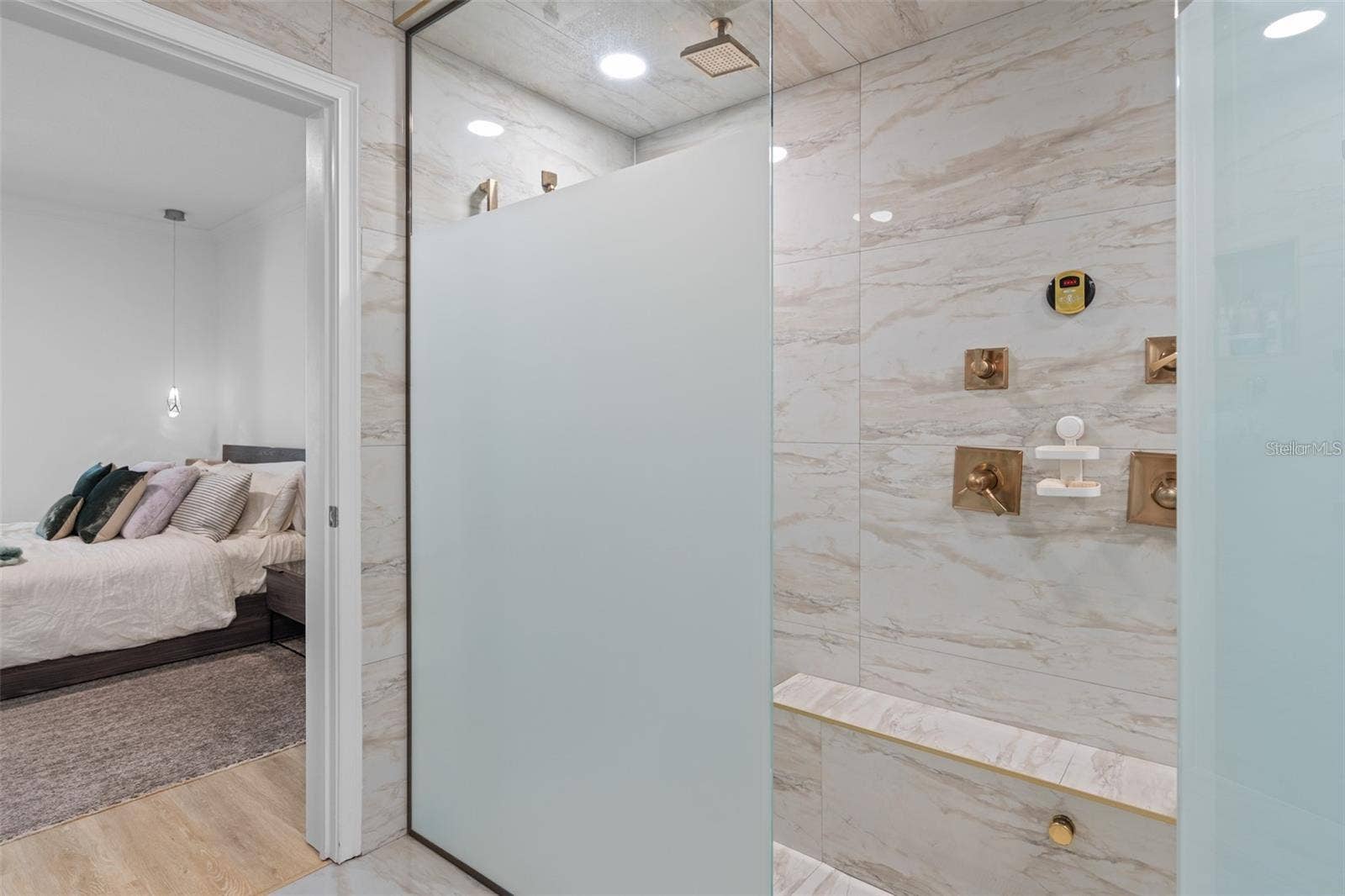 4509 PATRICIA ANN COURT, Orlando, FL 32839 Double shower? steam room