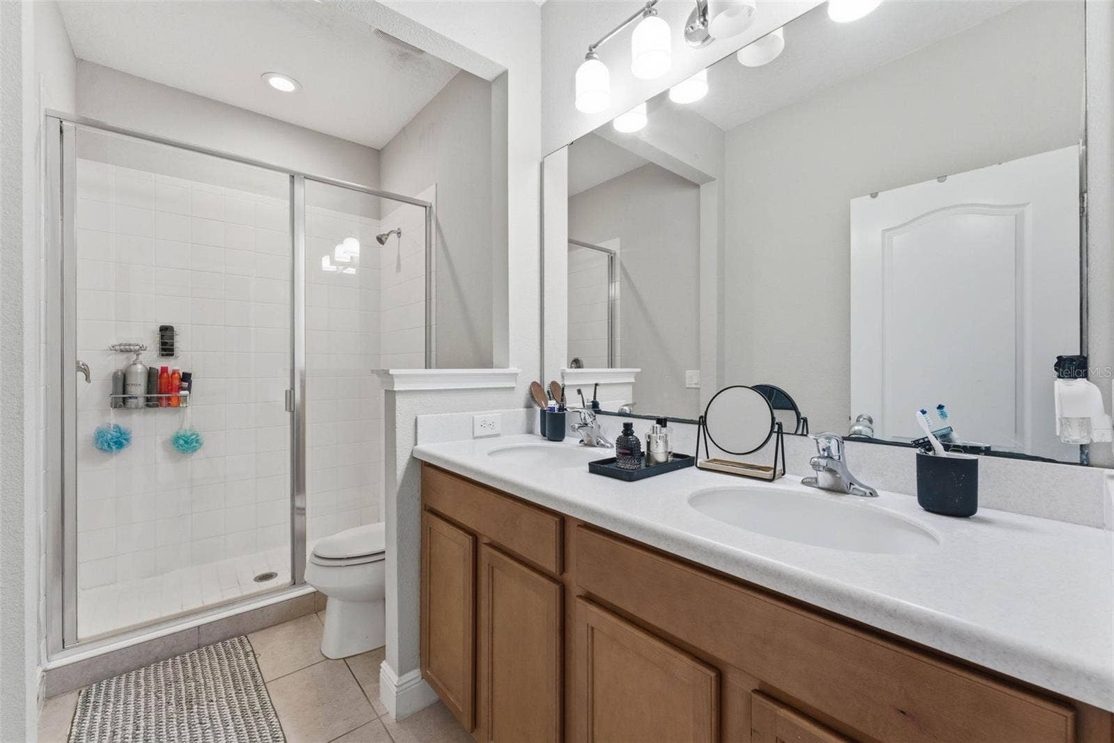 8266 NEMOURS PARKWAY, Orlando, FL 32827 8266 NEMOURS PARKWAY, Orlando, FL 32827