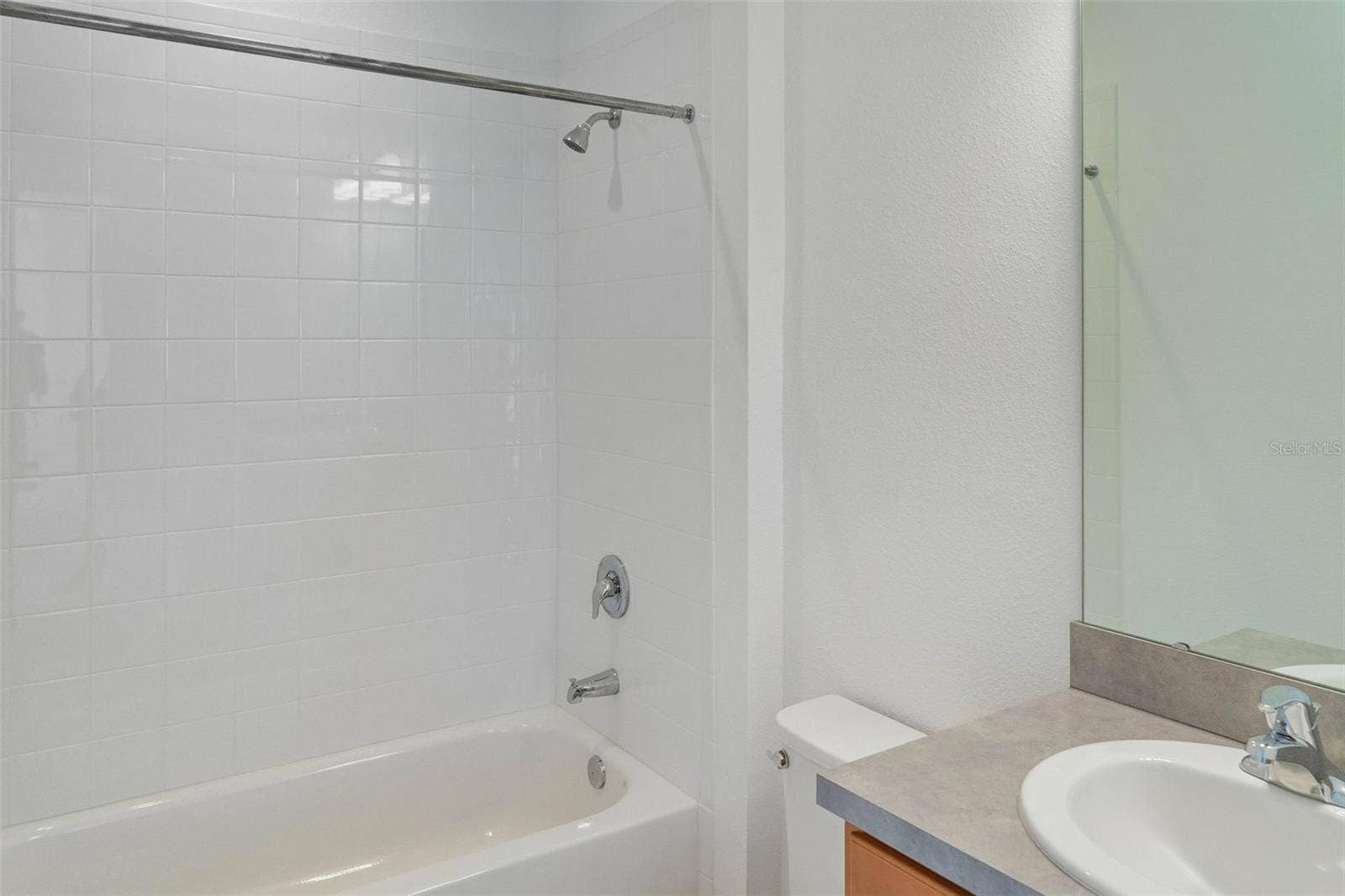 8266 NEMOURS PARKWAY, Orlando, FL 32827 8266 NEMOURS PARKWAY, Orlando, FL 32827