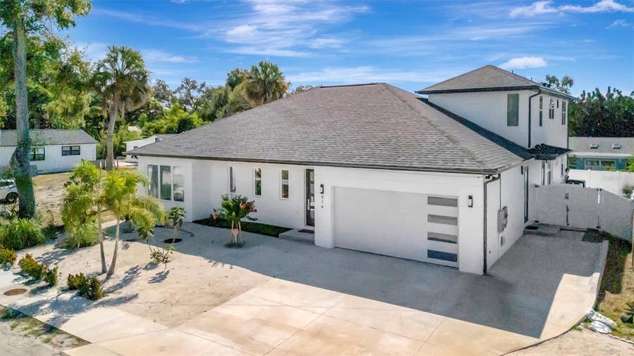 Property photo for 916 HIGHLAND STREET, Sarasota, FL