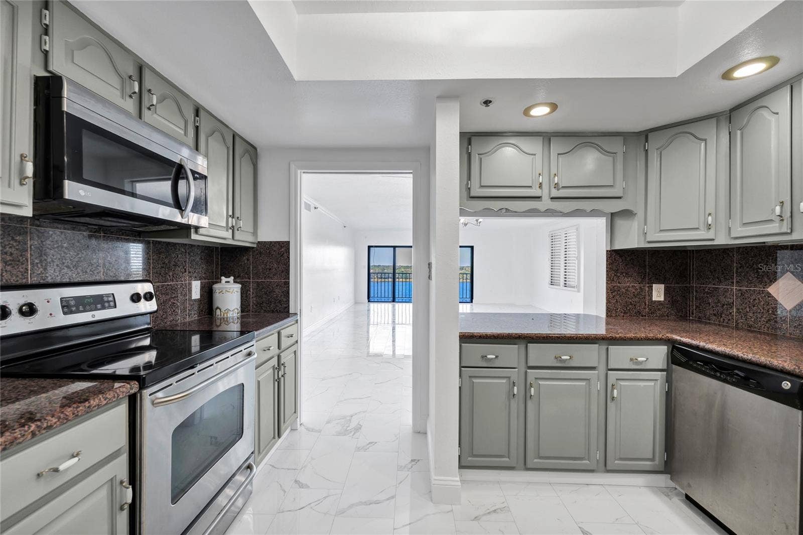 7550 HINSON STREET, #10A, Orlando, FL 32819 7550 HINSON STREET, #10A, Orlando, FL 32819