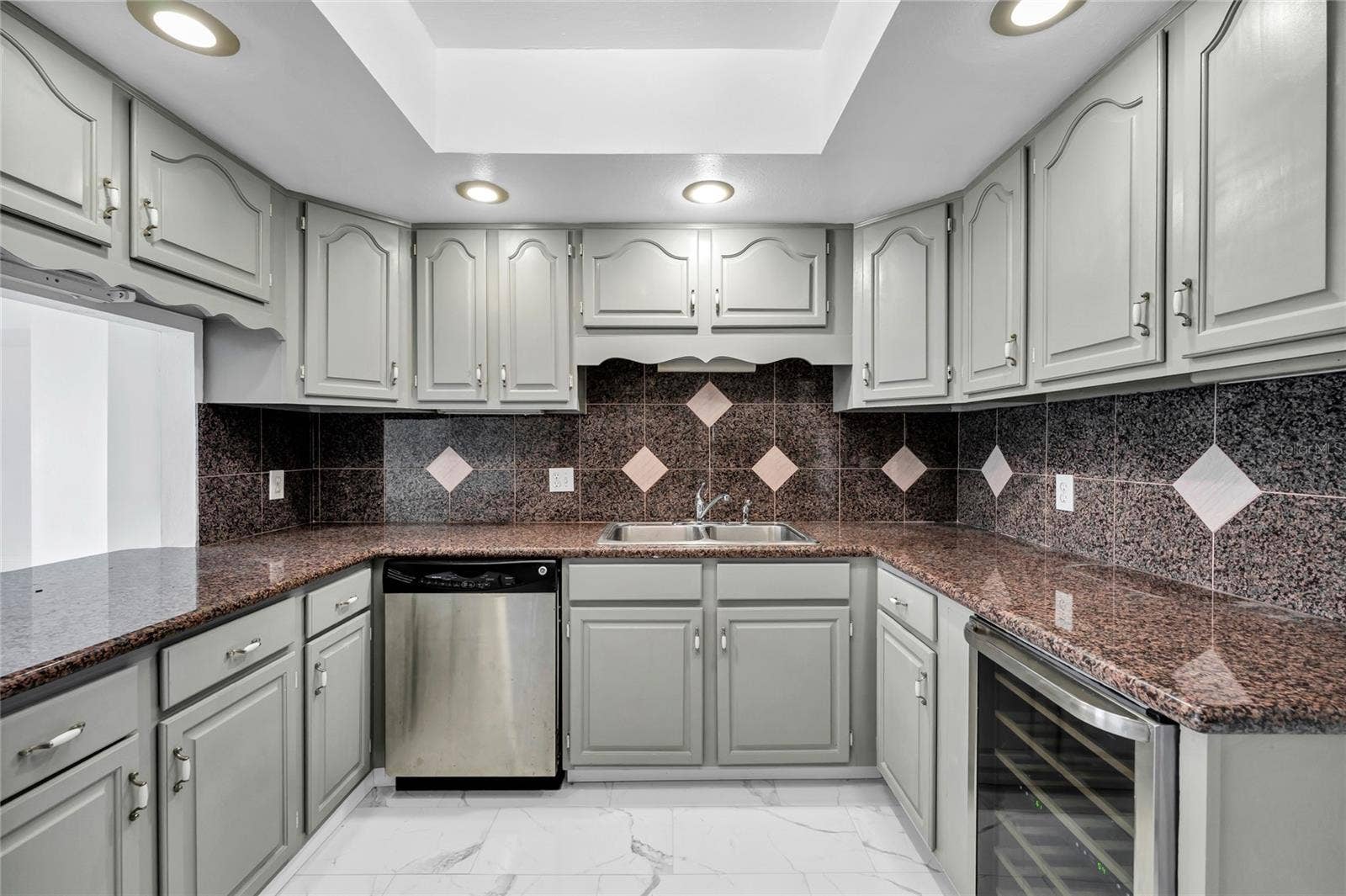 7550 HINSON STREET, #10A, Orlando, FL 32819 7550 HINSON STREET, #10A, Orlando, FL 32819