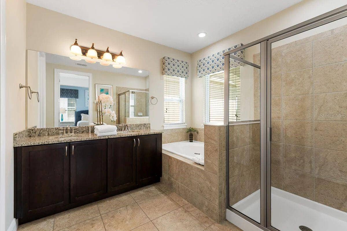 795 GOLDEN BEAR DRIVE, Reunion, FL 34747 Primary bath