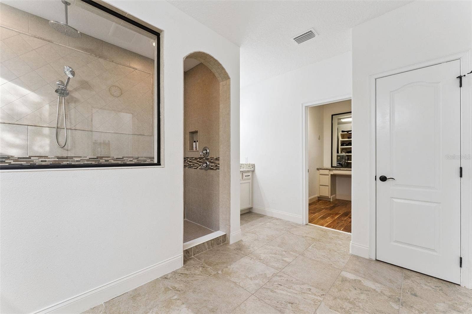 6752 TRELLIS VINE LOOP, Windermere, FL 34786 The Master Suite has 2 Spacious Walk-in Closets