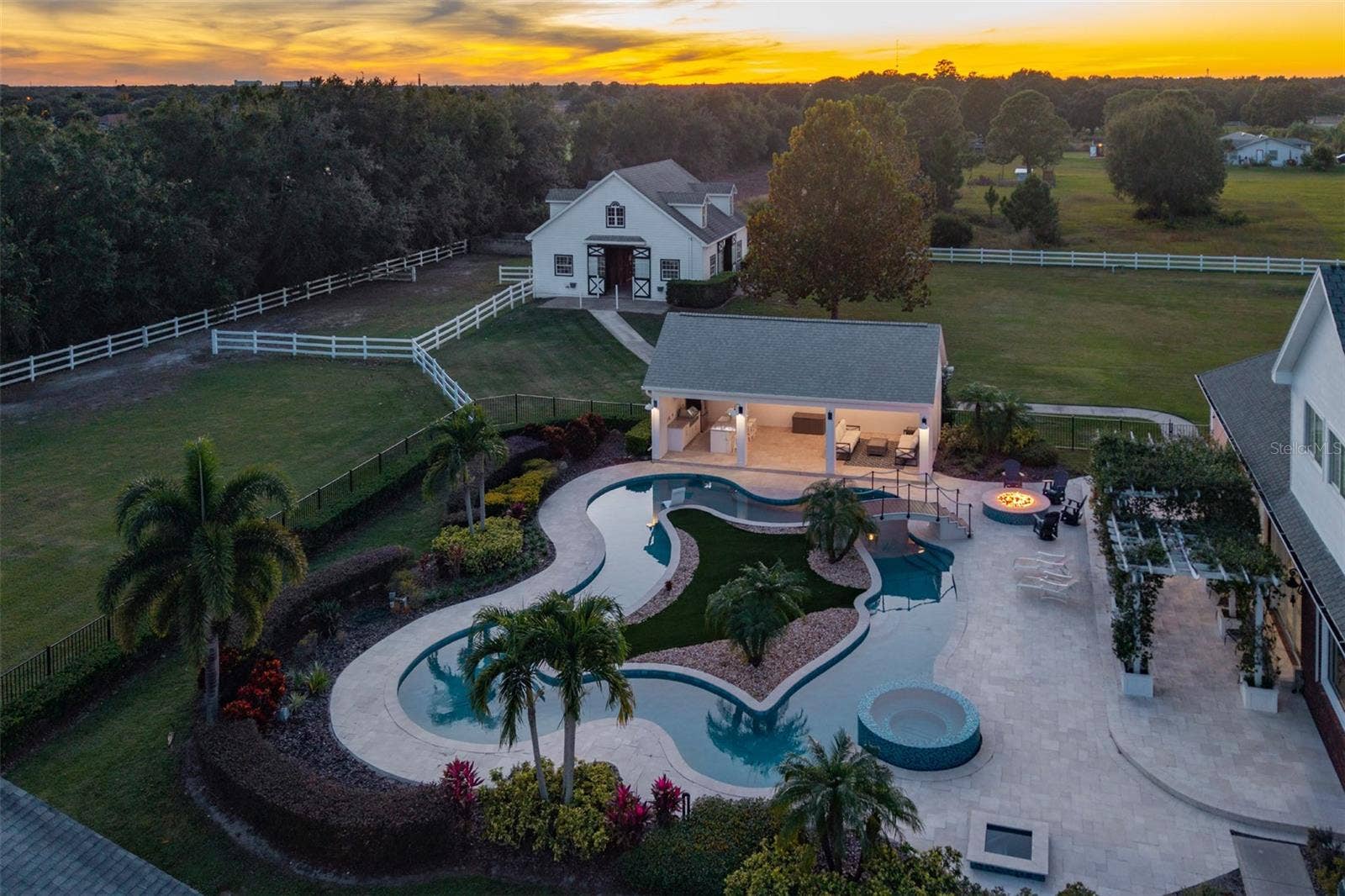 2780 VICKIE COURT, Kissimmee, FL 34744 2780 VICKIE COURT, Kissimmee, FL 34744