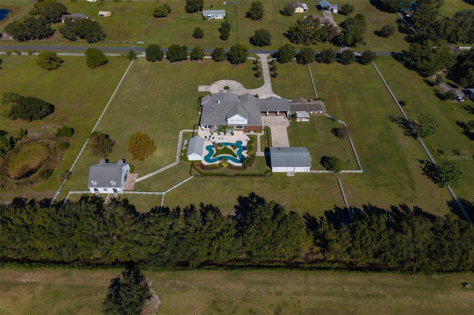 2780 VICKIE COURT, Kissimmee, FL 34744 2780 VICKIE COURT, Kissimmee, FL 34744
