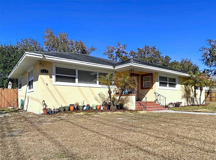 Property photo for 717 W END CRESCENT N, Lakeland, FL