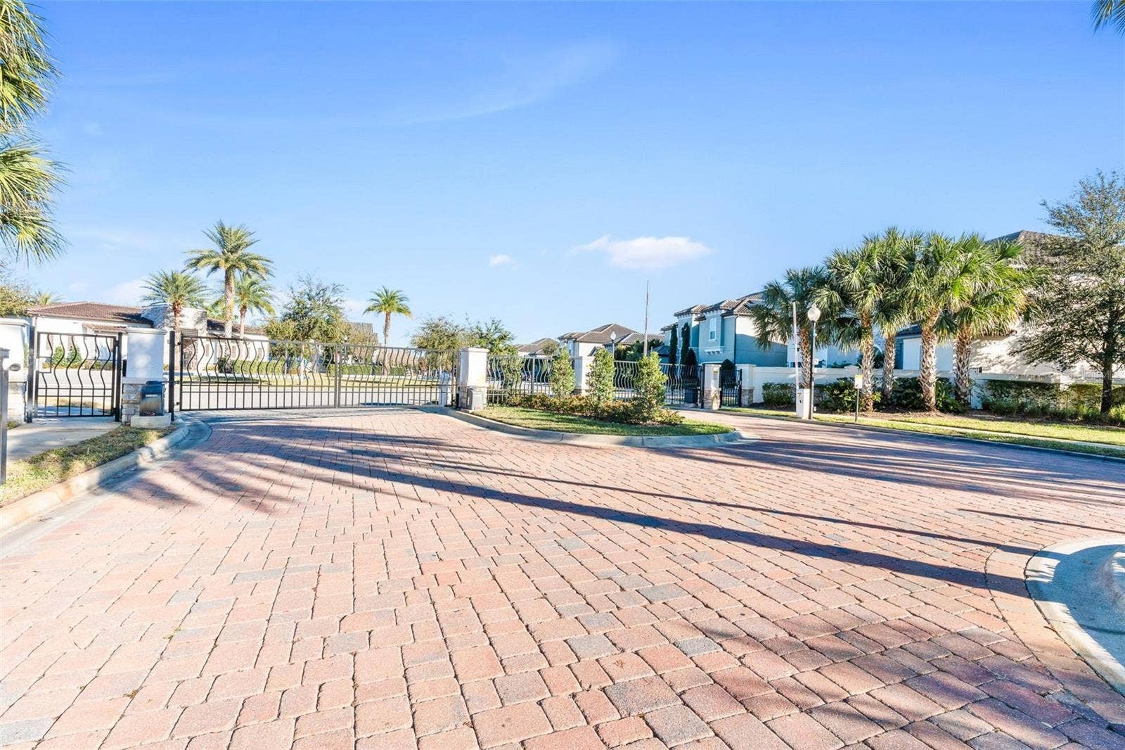 8324 LUDINGTON CIRCLE, Orlando, FL 32836 Gated community