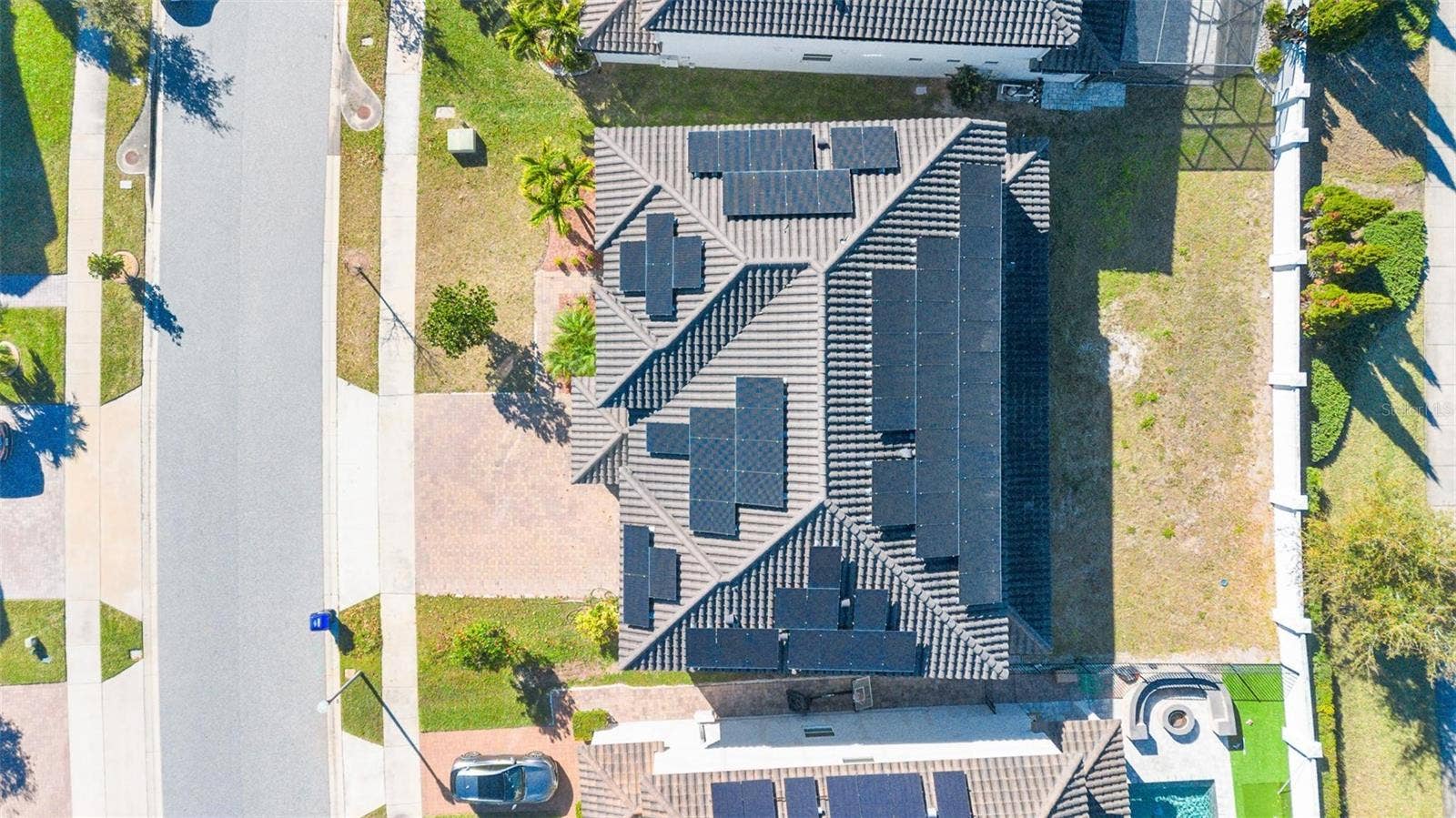 8324 LUDINGTON CIRCLE, Orlando, FL 32836 solar panels