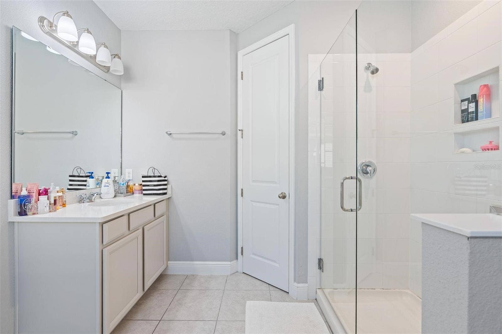 8324 LUDINGTON CIRCLE, Orlando, FL 32836 8324 LUDINGTON CIRCLE, Orlando, FL 32836