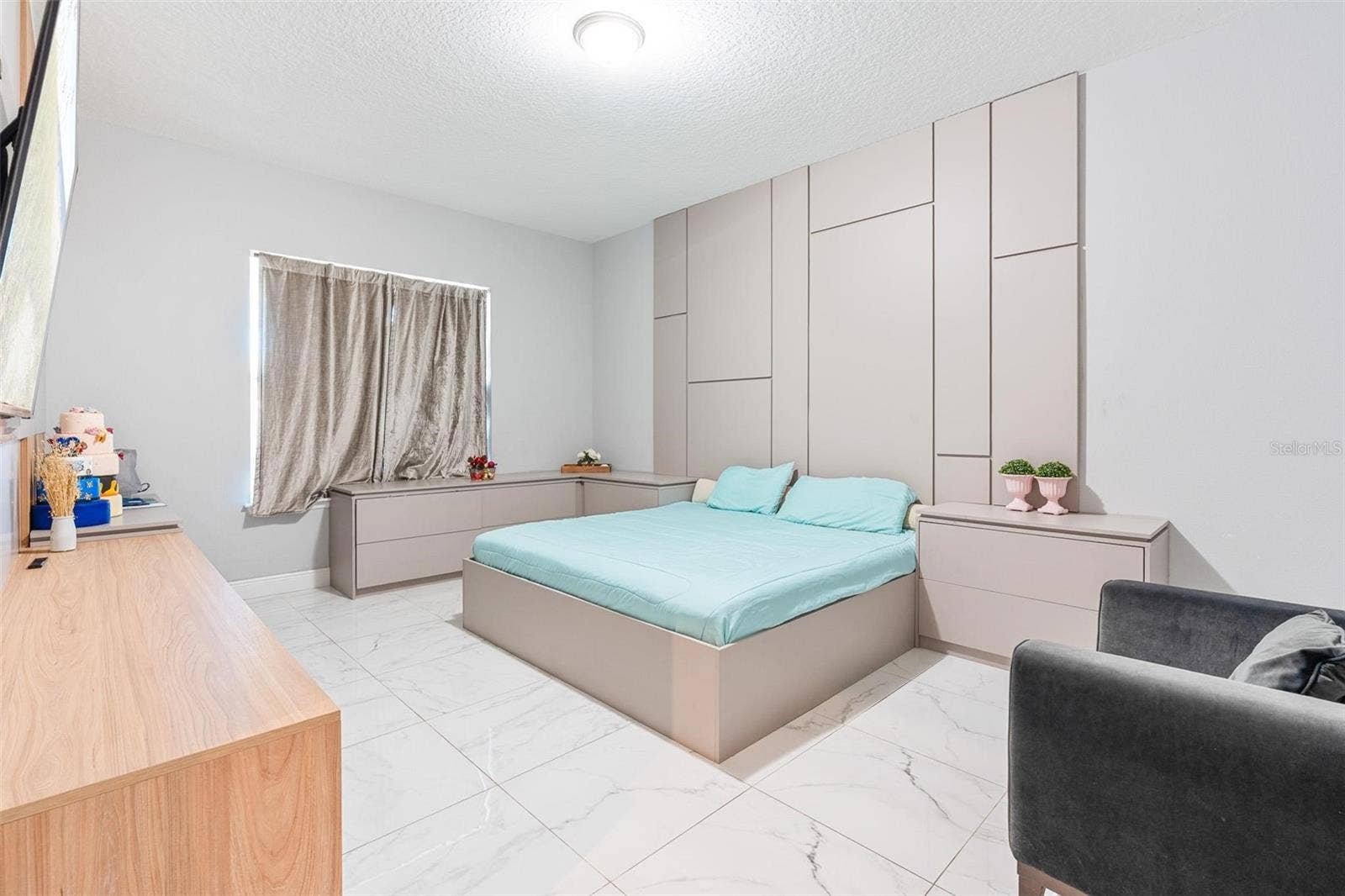 8324 LUDINGTON CIRCLE, Orlando, FL 32836 1st floor room
