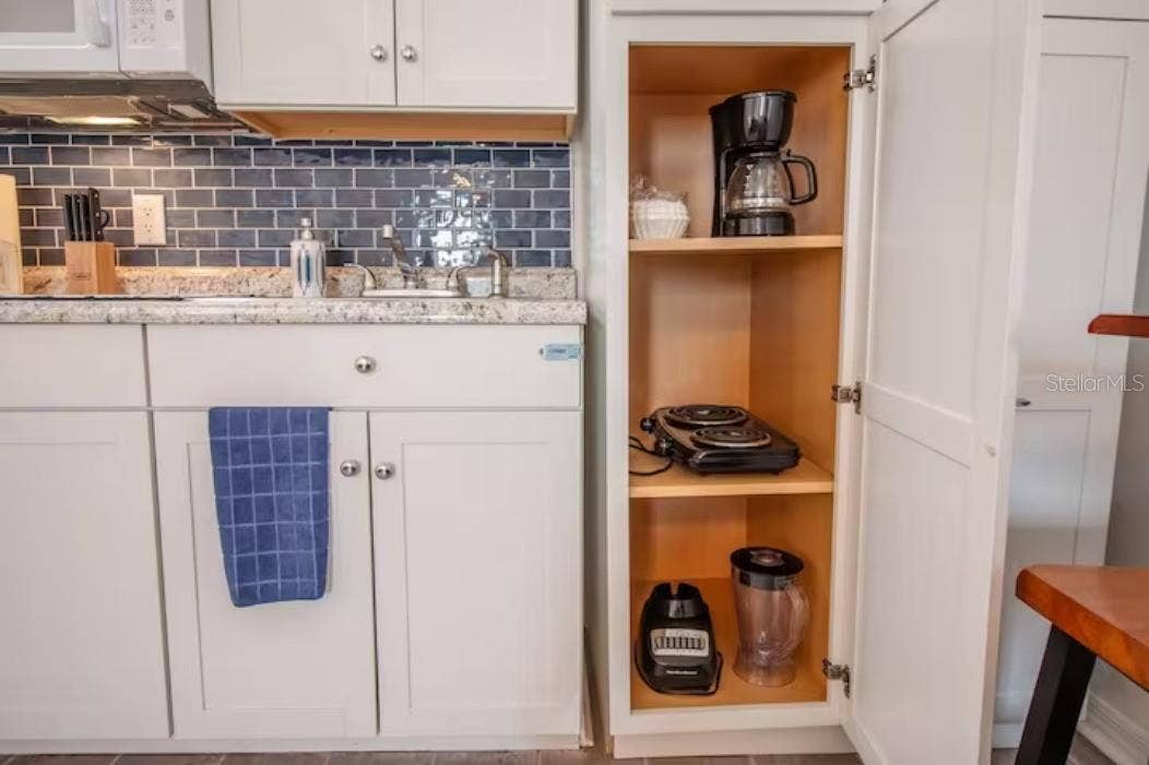 3120 PEEL AVENUE, Orlando, FL 32806 kitchenette