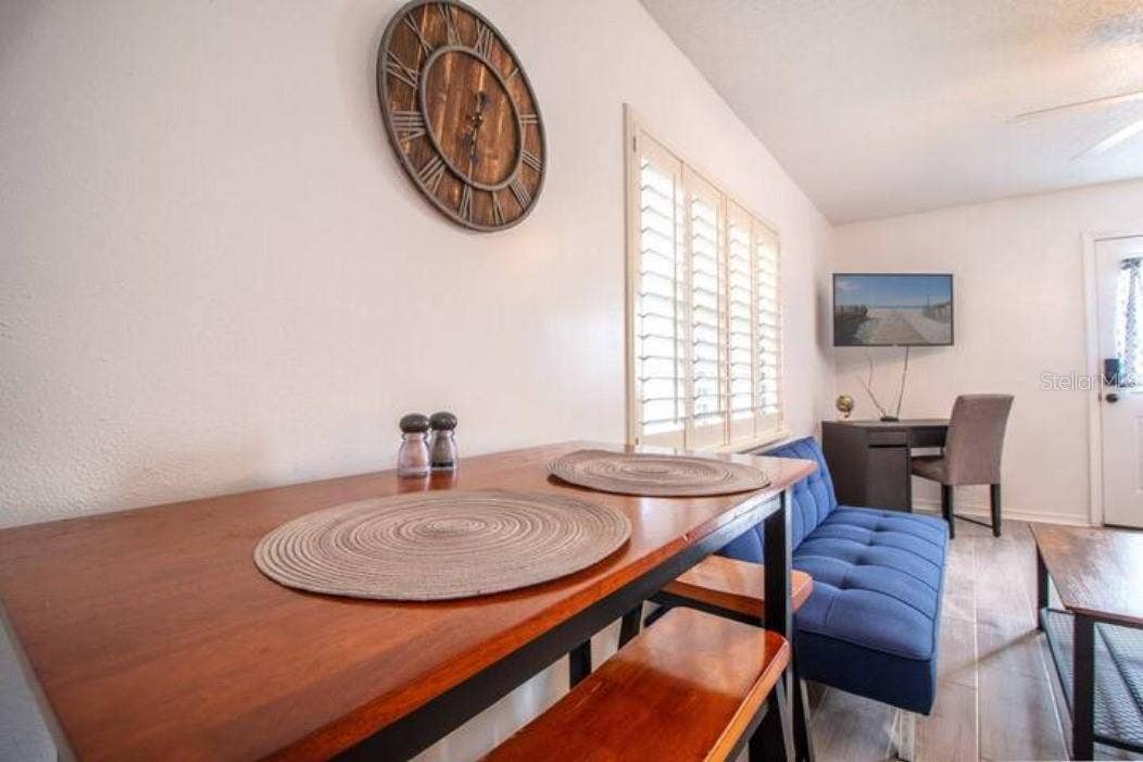3120 PEEL AVENUE, Orlando, FL 32806 Dining table, sofa bed, Laptop-friendly workspace