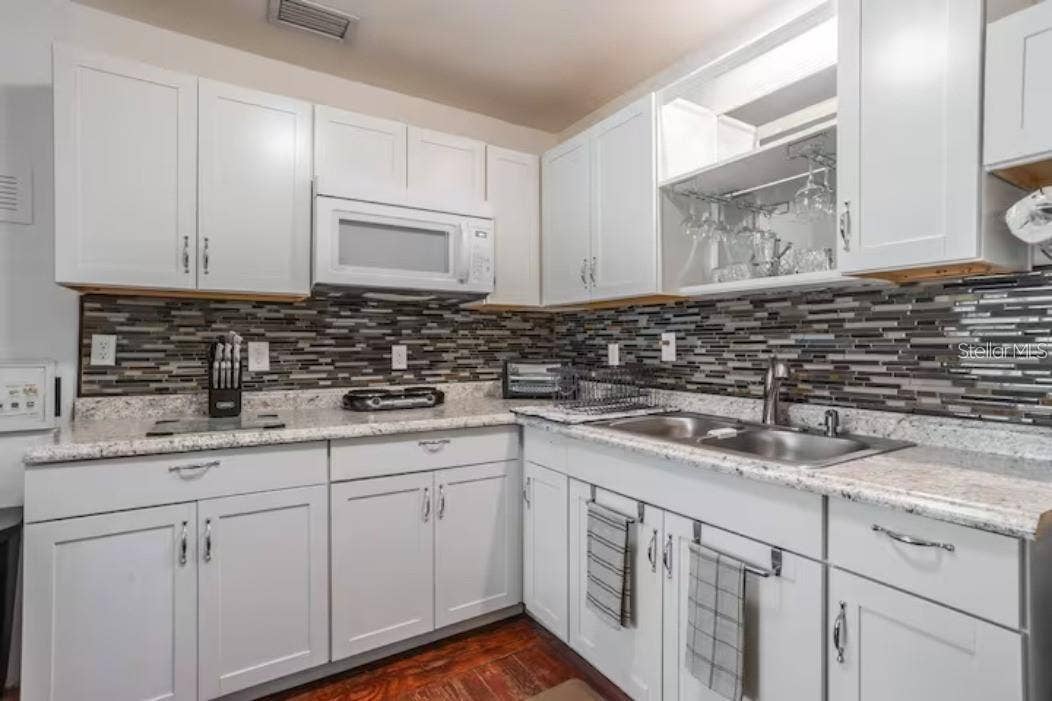 3120 PEEL AVENUE, Orlando, FL 32806 3120 PEEL AVENUE, Orlando, FL 32806