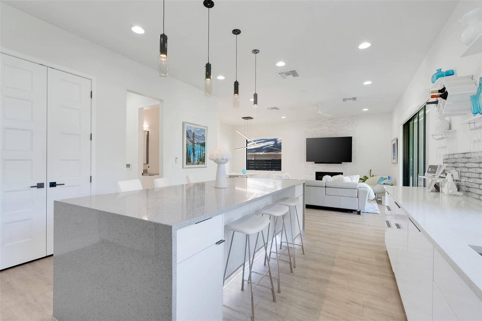 1751 GOODRICH AVENUE, Winter Park, FL 32789 Expansive Island with Dual Seating
