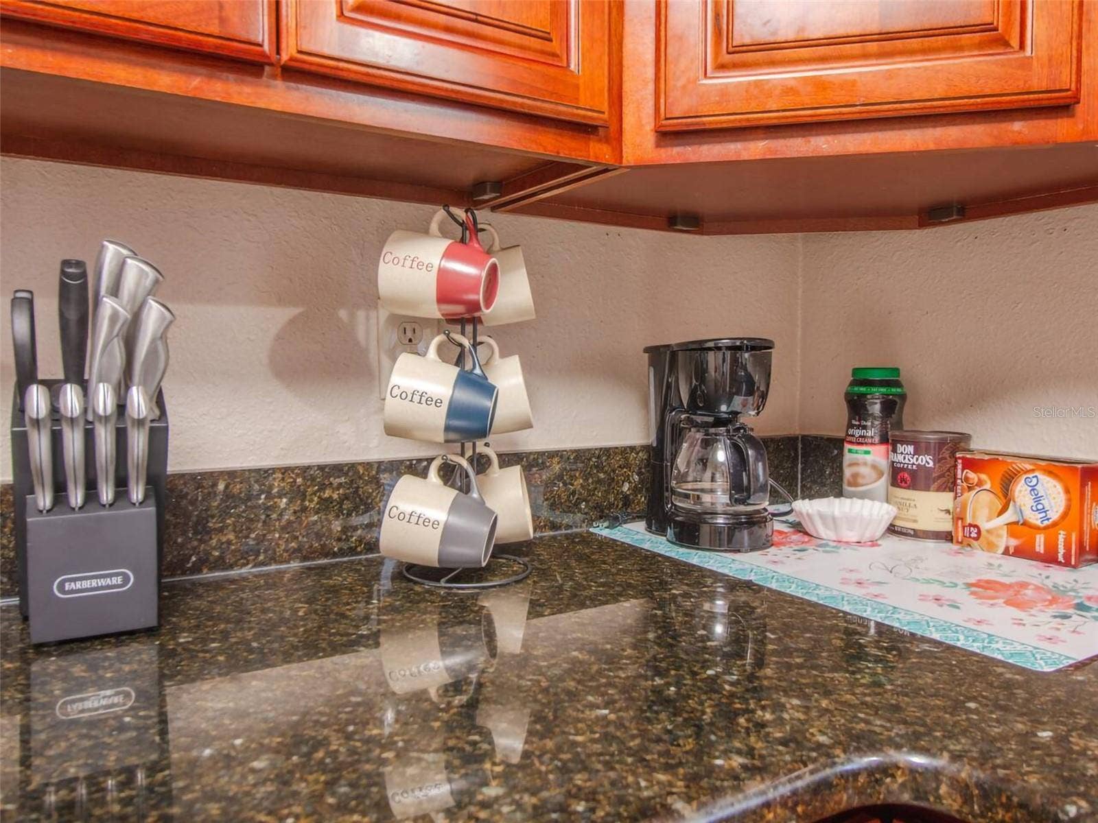 1245 CATALPA LANE, Orlando, FL 32806 1245 CATALPA LANE, Orlando, FL 32806