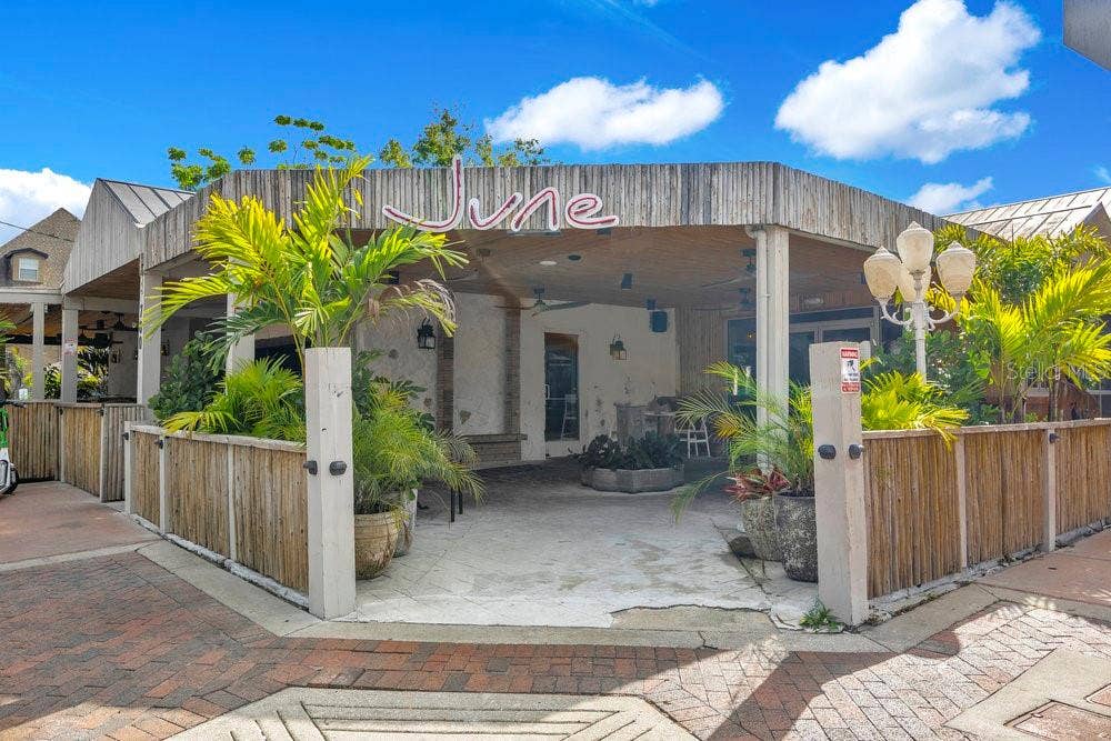 1004 E ROBINSON, Orlando, FL 32801 1004 E ROBINSON, Orlando, FL 32801