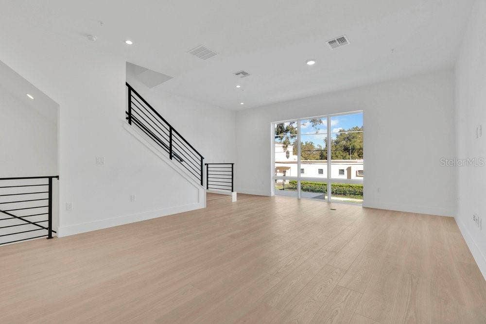 1004 E ROBINSON, Orlando, FL 32801 1004 E ROBINSON, Orlando, FL 32801
