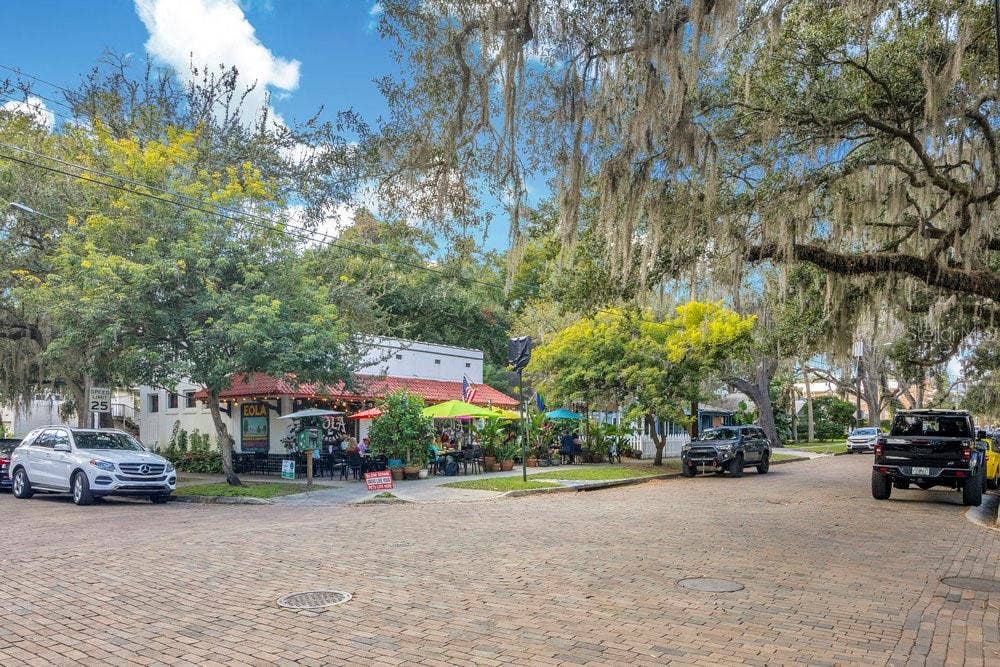 1008 E ROBINSON, Orlando, FL 32801 1008 E ROBINSON, Orlando, FL 32801