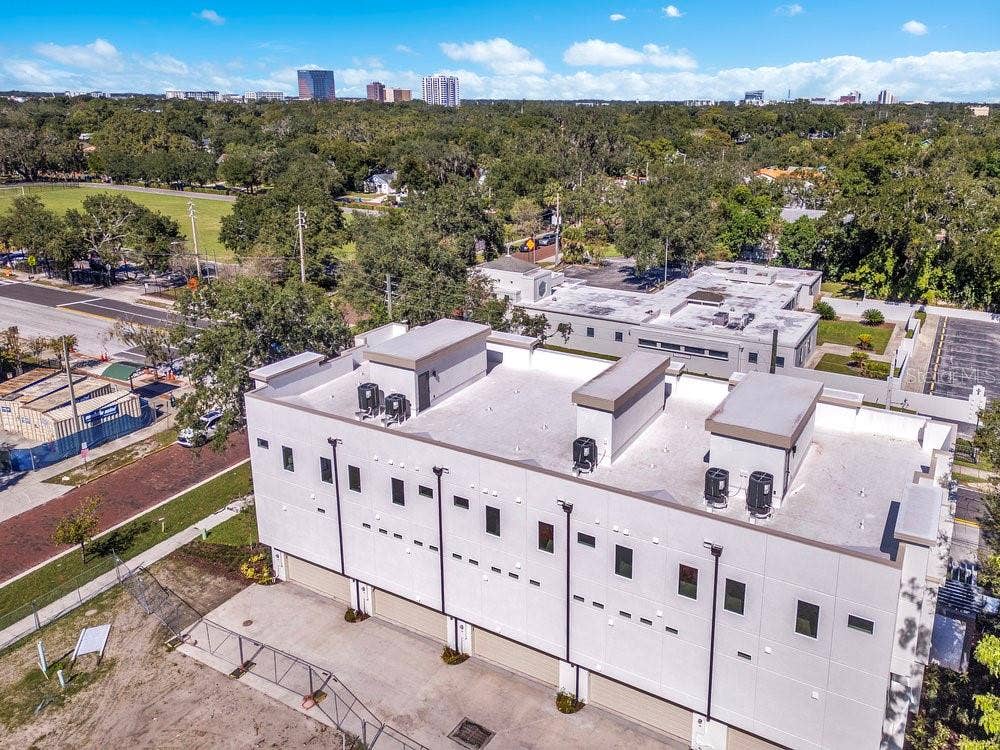 1008 E ROBINSON, Orlando, FL 32801 1008 E ROBINSON, Orlando, FL 32801