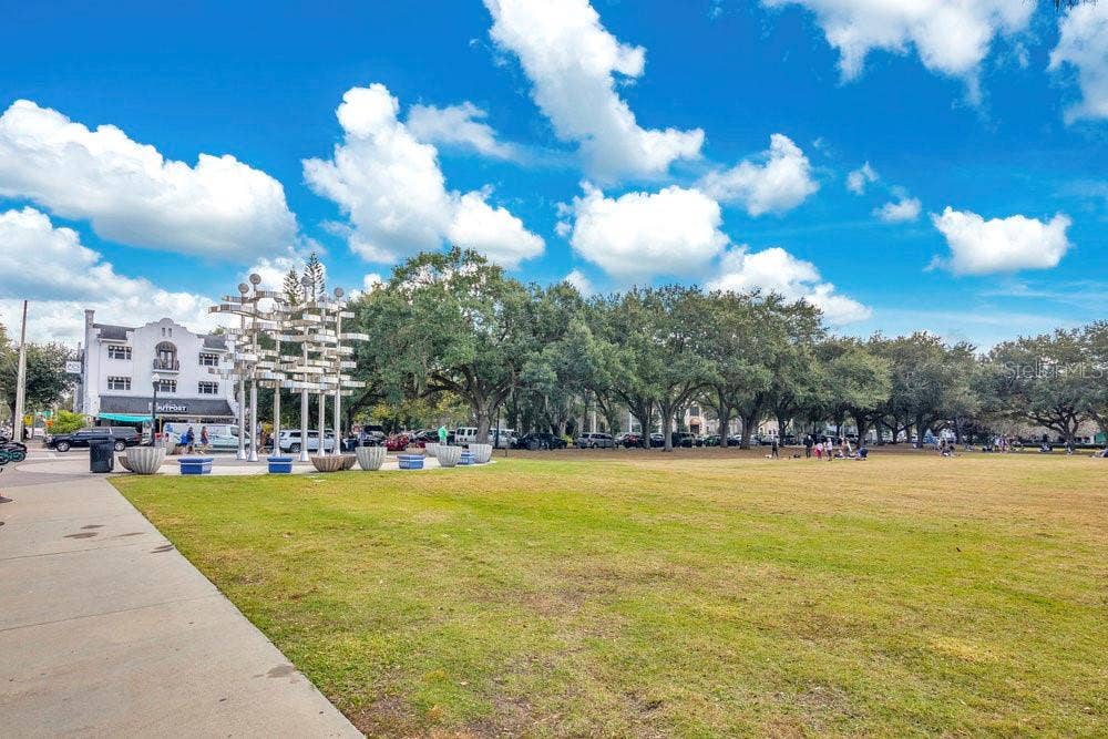 1008 E ROBINSON, Orlando, FL 32801 1008 E ROBINSON, Orlando, FL 32801