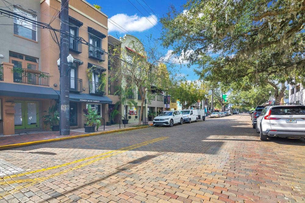 1008 E ROBINSON, Orlando, FL 32801 1008 E ROBINSON, Orlando, FL 32801