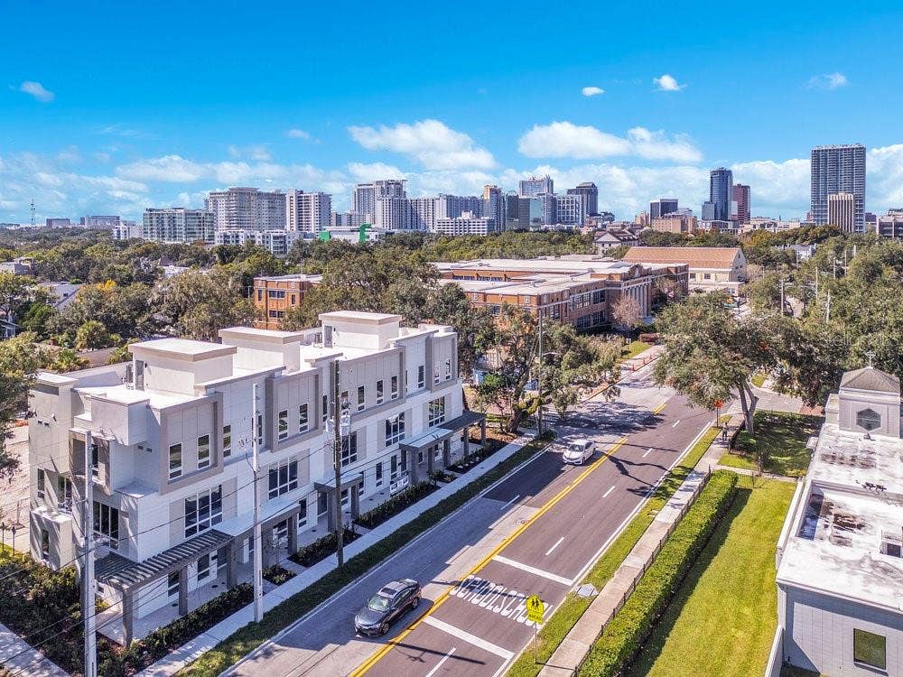 1008 E ROBINSON, Orlando, FL 32801 1008 E ROBINSON, Orlando, FL 32801