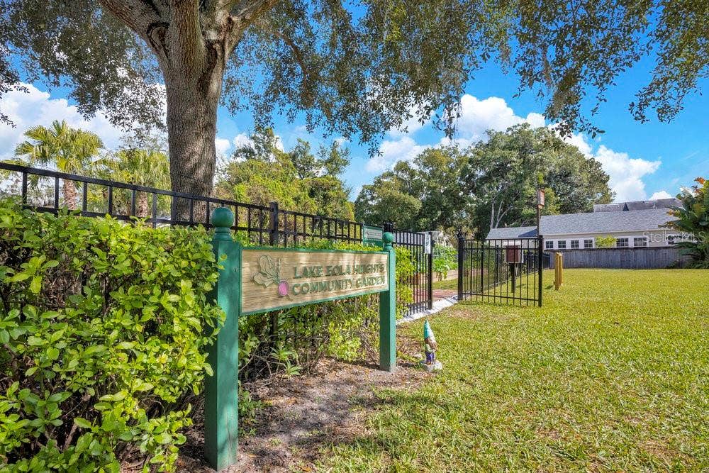 1008 E ROBINSON, Orlando, FL 32801 1008 E ROBINSON, Orlando, FL 32801