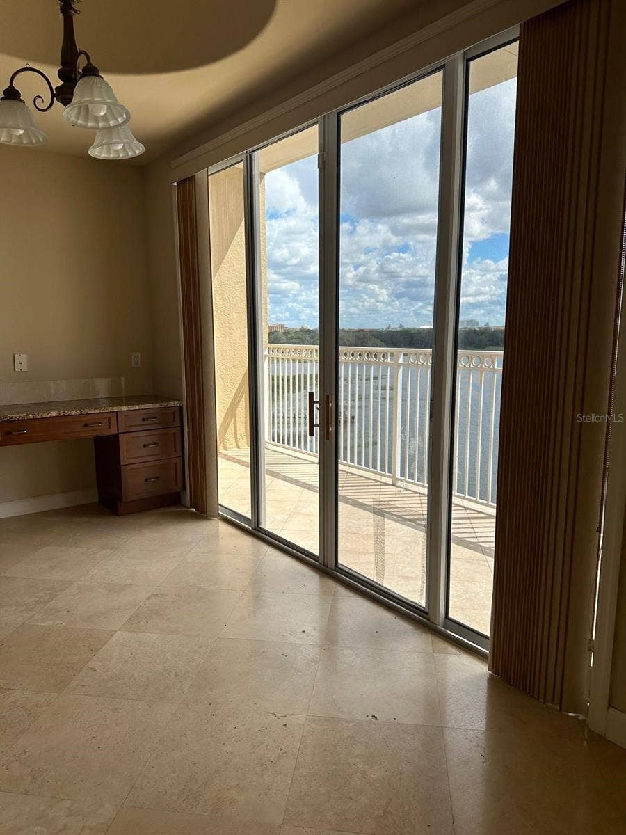 8749 THE ESPLANADE, #30, Orlando, FL 32836 KITCHEN SLIDING DOORS
