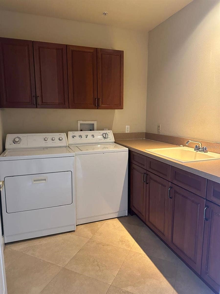 8749 THE ESPLANADE, #30, Orlando, FL 32836 LAUNDRY
