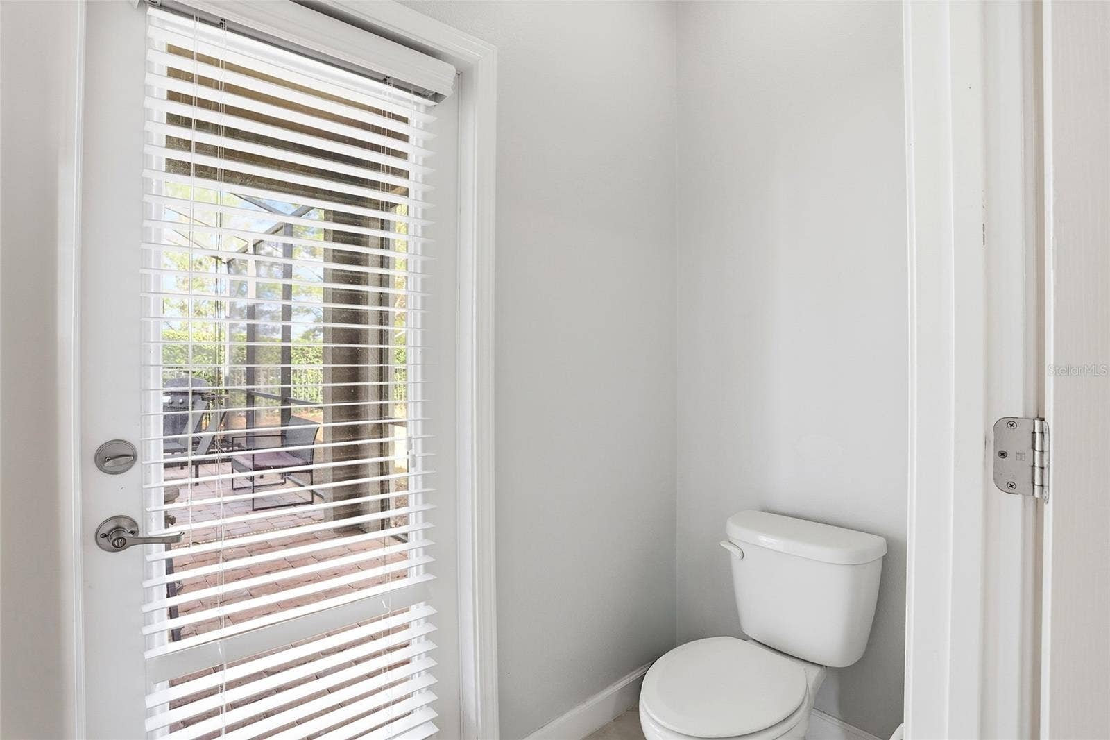 9039 SHADOW MOUNTAIN STREET, Davenport, FL 33896 bathroom #2 leads to pool