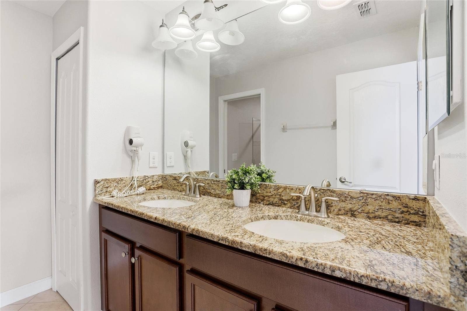 9039 SHADOW MOUNTAIN STREET, Davenport, FL 33896 bathroom #5