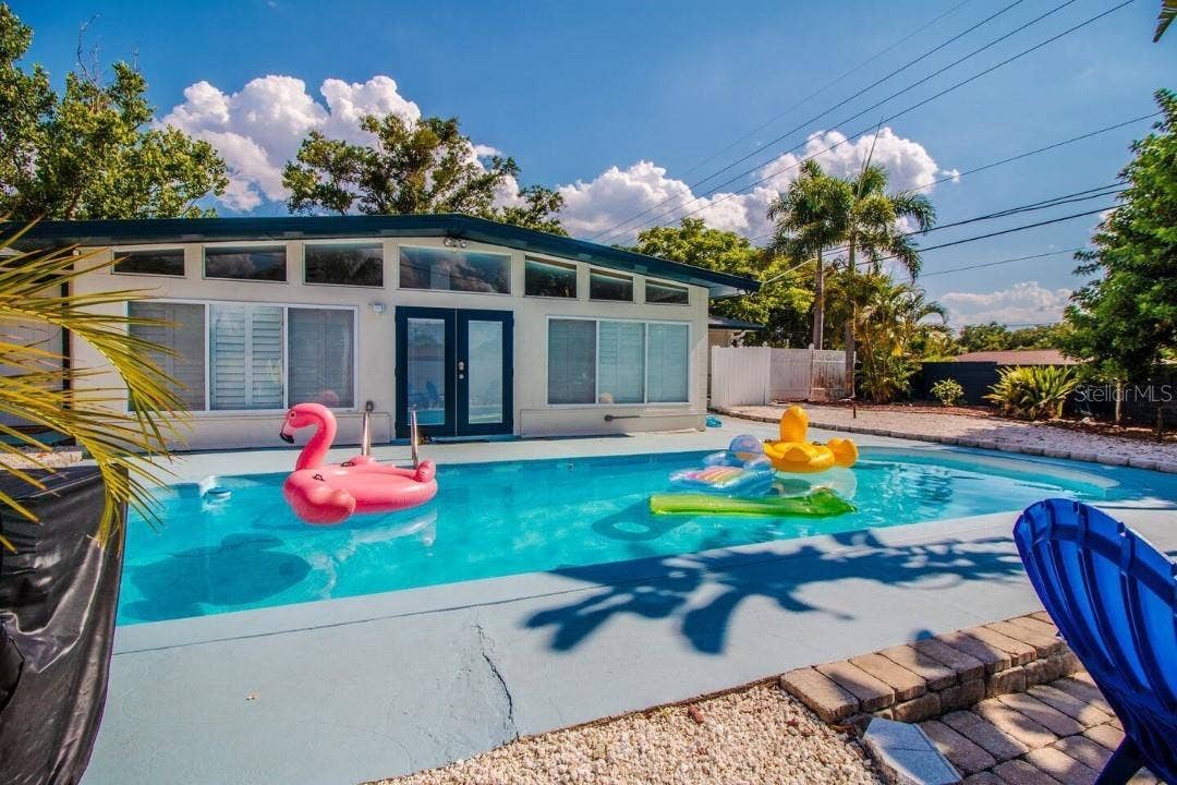 4401 LENMORE STREET, Orlando, FL 32812 4401 LENMORE STREET, Orlando, FL 32812