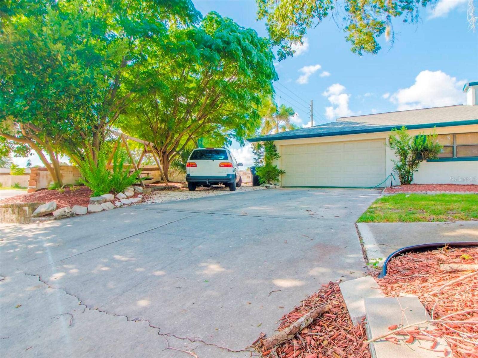 4401 LENMORE STREET, Orlando, FL 32812 4401 LENMORE STREET, Orlando, FL 32812