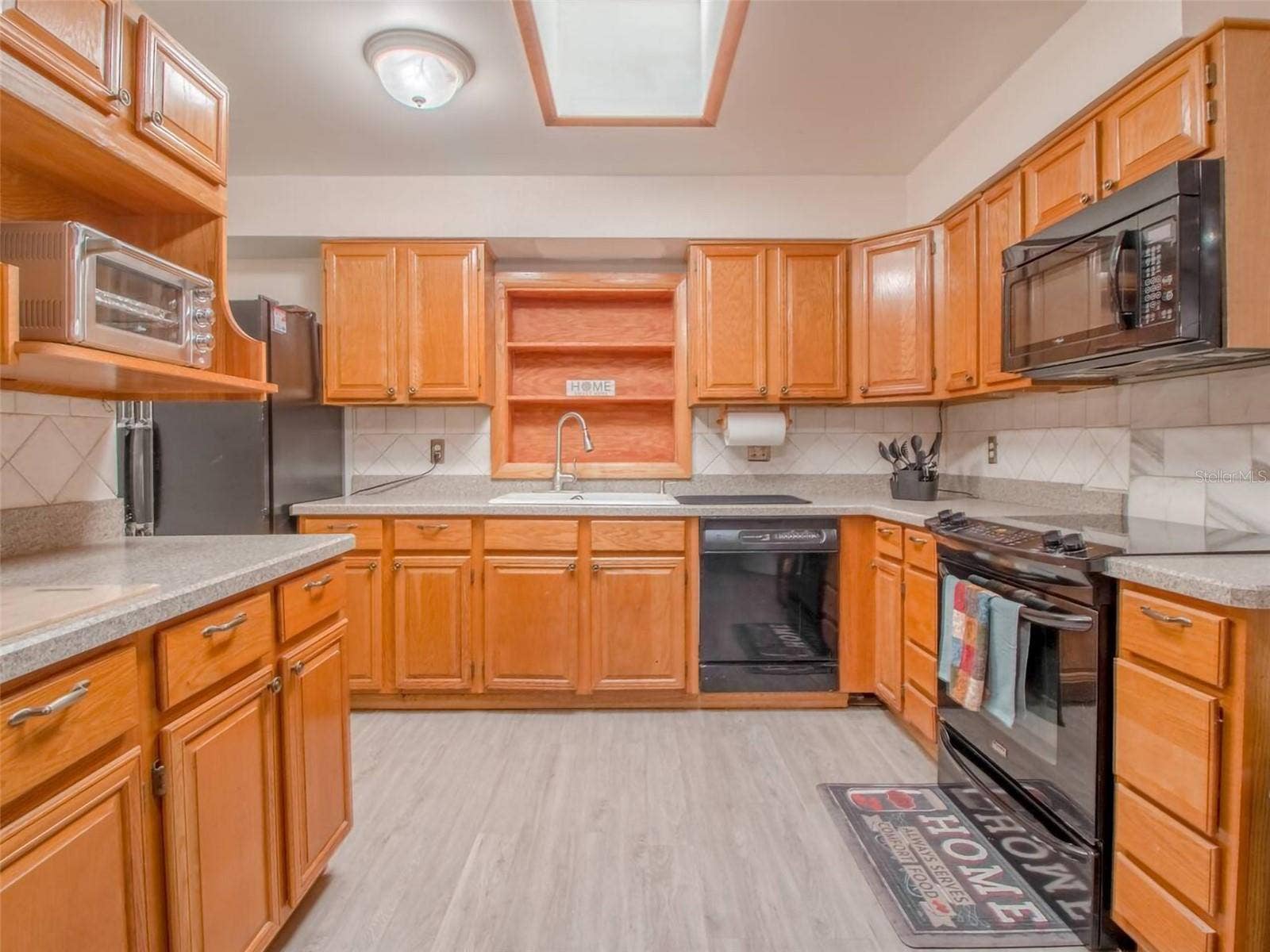 4401 LENMORE STREET, Orlando, FL 32812 4401 LENMORE STREET, Orlando, FL 32812