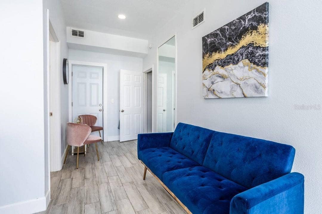 4401 LENMORE STREET, Orlando, FL 32812 4401 LENMORE STREET, Orlando, FL 32812