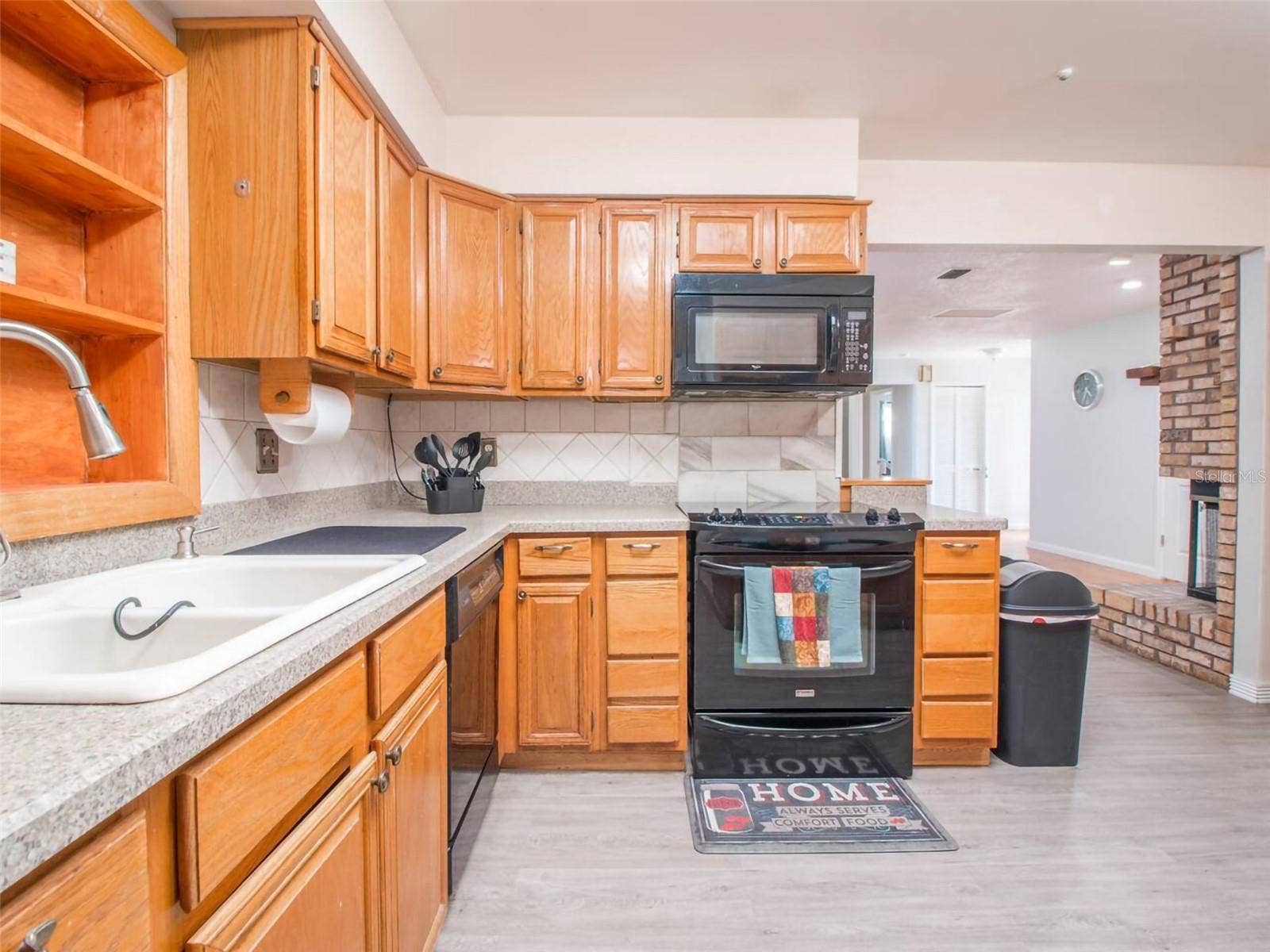 4401 LENMORE STREET, Orlando, FL 32812 4401 LENMORE STREET, Orlando, FL 32812