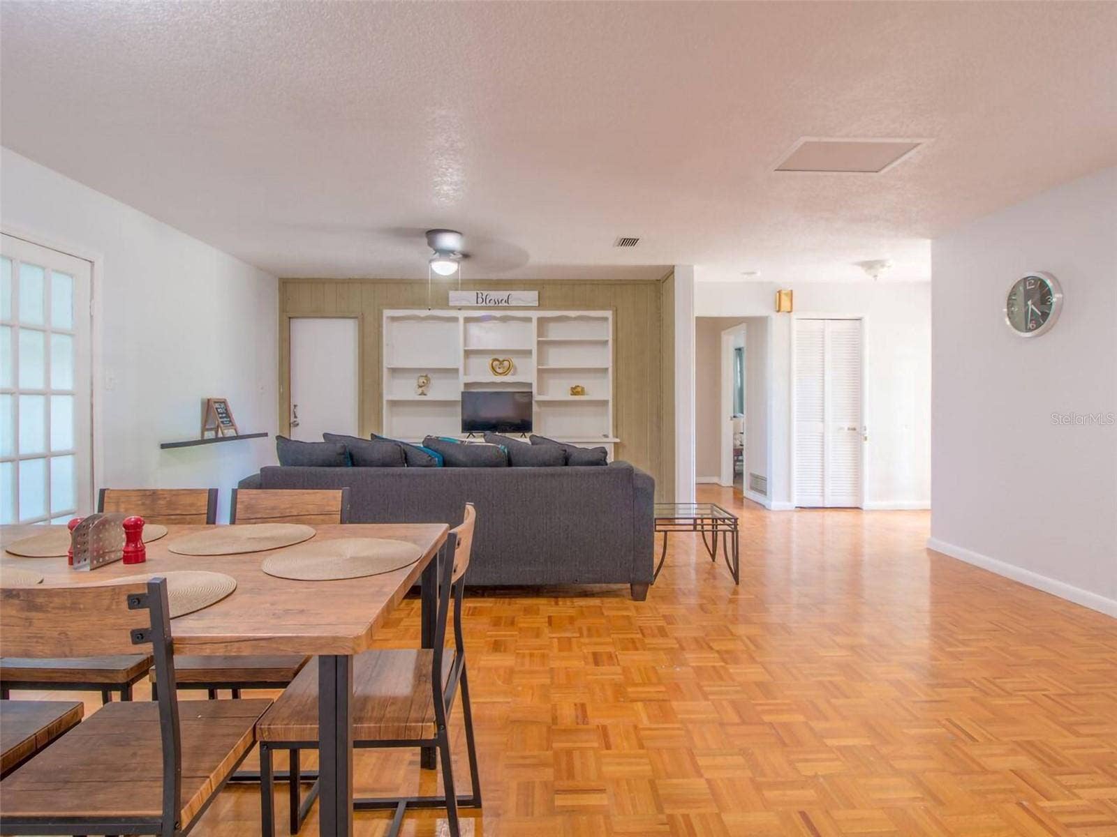 4401 LENMORE STREET, Orlando, FL 32812 4401 LENMORE STREET, Orlando, FL 32812