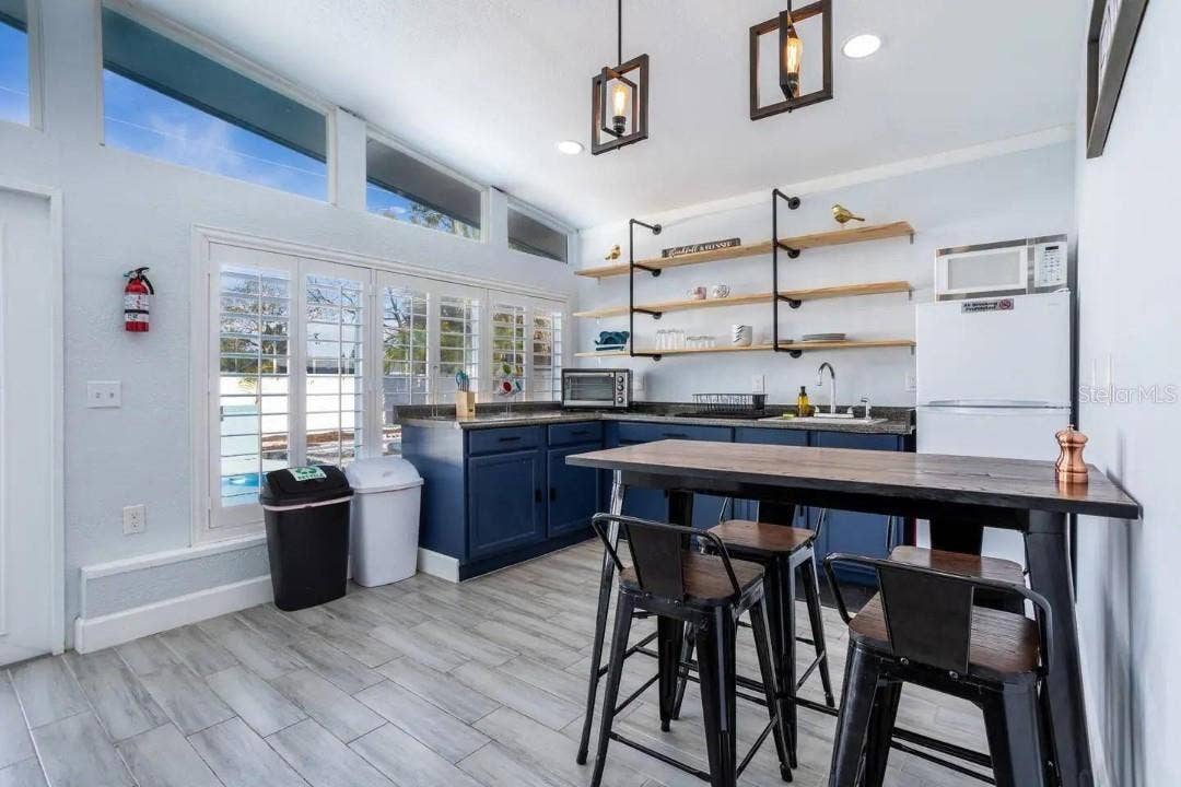 4401 LENMORE STREET, Orlando, FL 32812 4401 LENMORE STREET, Orlando, FL 32812